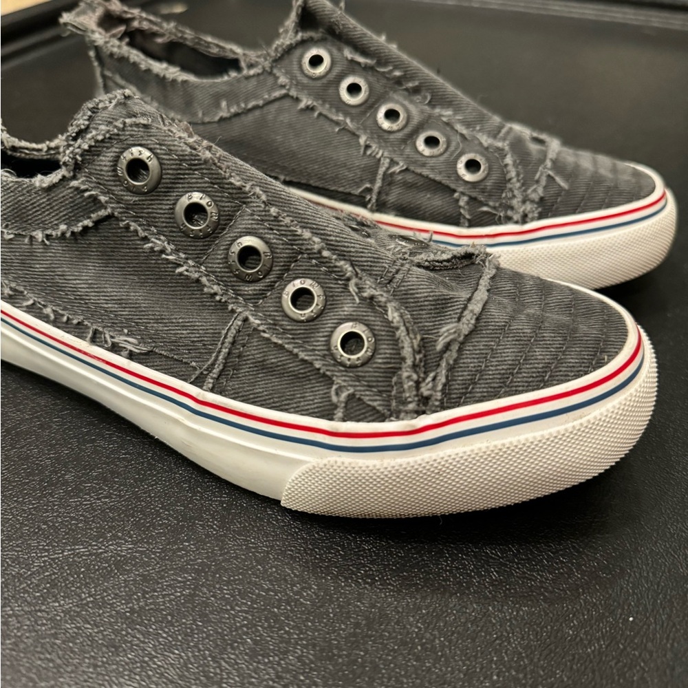 Blowfish Malibu Women’s Play Slip-on Sneaker